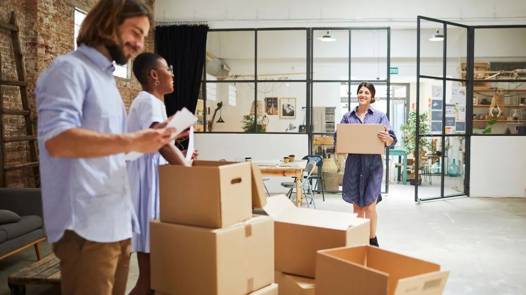 Verify that all items are packed according to the checklist