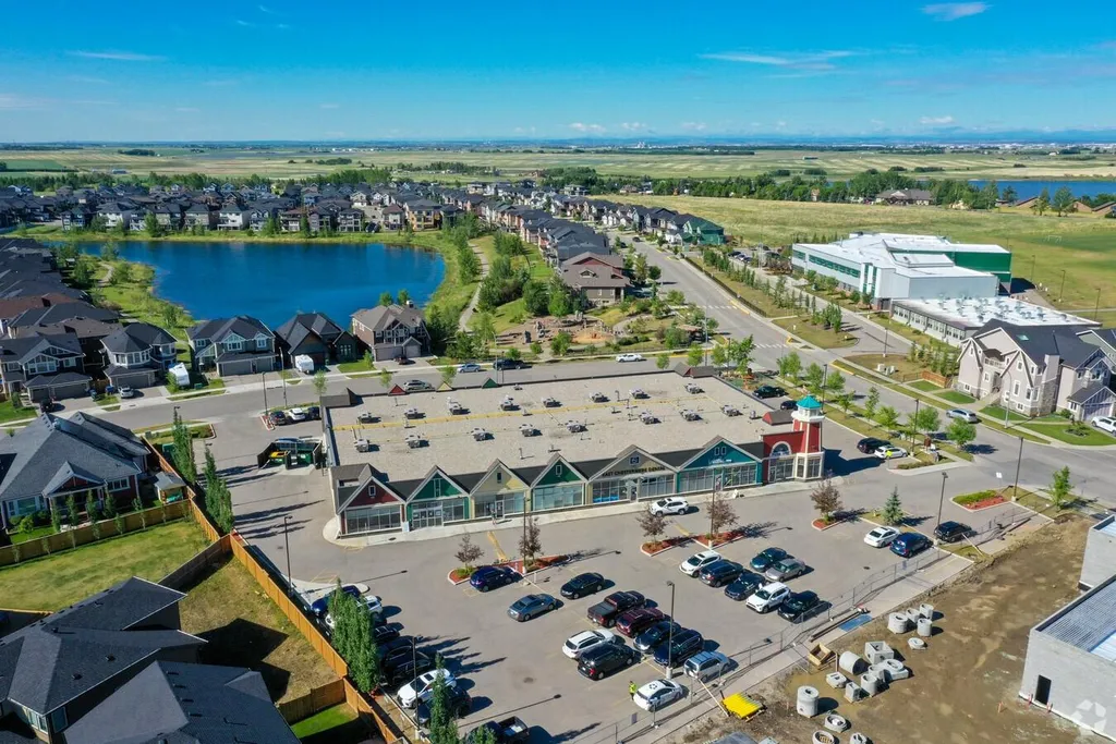 The Most Popular Chestermere Neighbourhoods for Newcomers: Where to Buy or Rent a Home