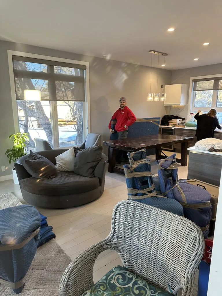 Best Vancouver to Osoyoos movers team working