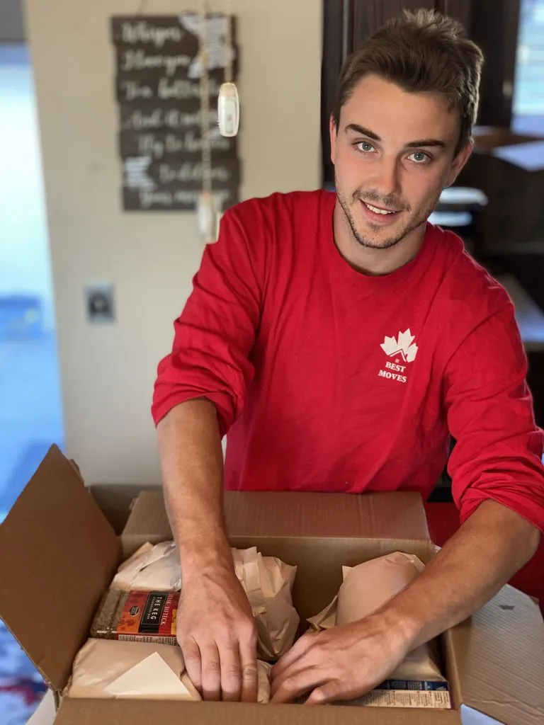 Movers Richmond BC packing items